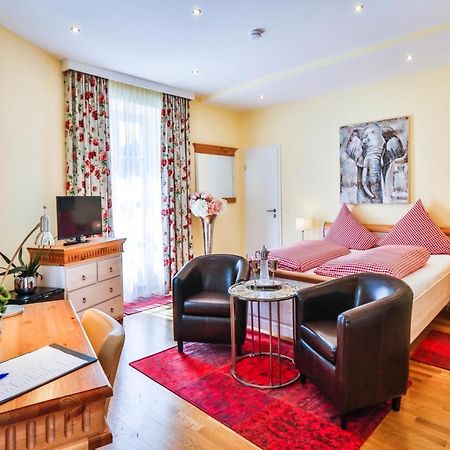Hotel Zum Goldenen Loewen Μπάντεν-Μπάντεν Εξωτερικό φωτογραφία