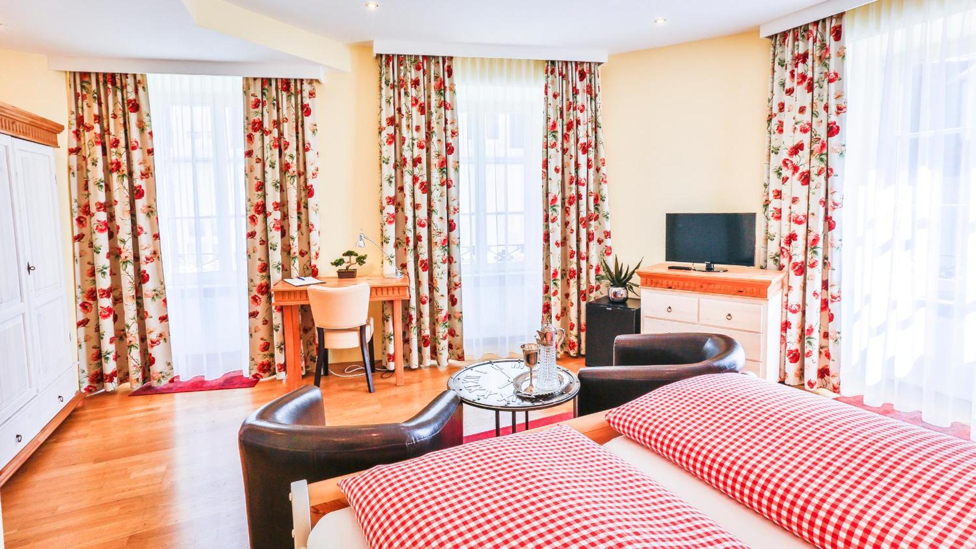 Hotel Zum Goldenen Loewen Μπάντεν-Μπάντεν Δωμάτιο φωτογραφία