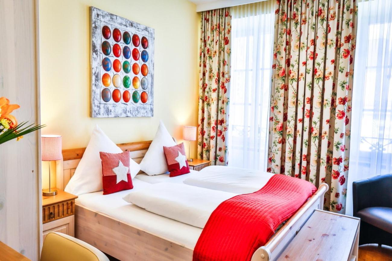 Hotel Zum Goldenen Loewen Μπάντεν-Μπάντεν Δωμάτιο φωτογραφία