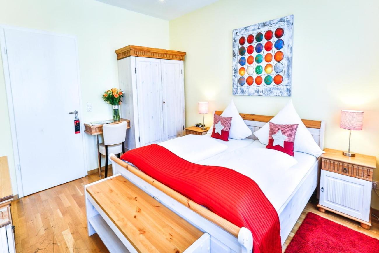 Hotel Zum Goldenen Loewen Μπάντεν-Μπάντεν Εξωτερικό φωτογραφία